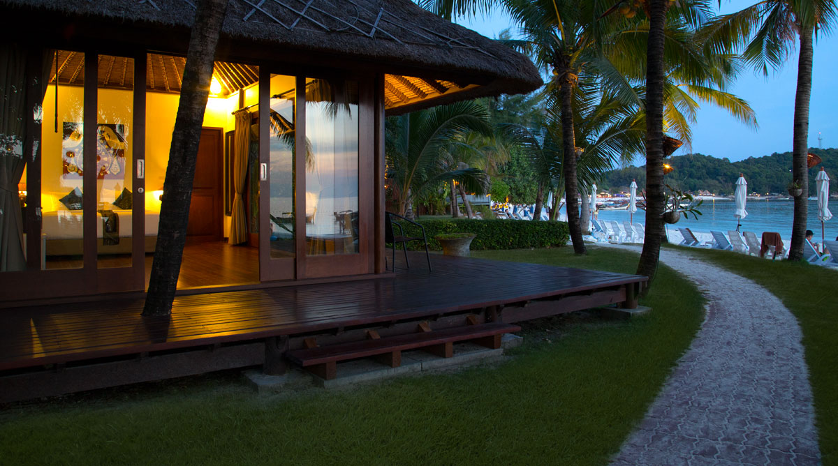 balinese-luxury-beachfront-7.jpg